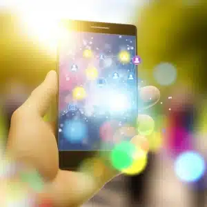 CRM Mobile: Cos'è? Vantaggi e Come Scegliere la Soluzione Giusta