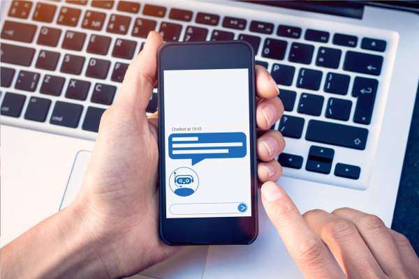 ¿Cómo Colocar el Nombre del Agente en WhatsApp Business?